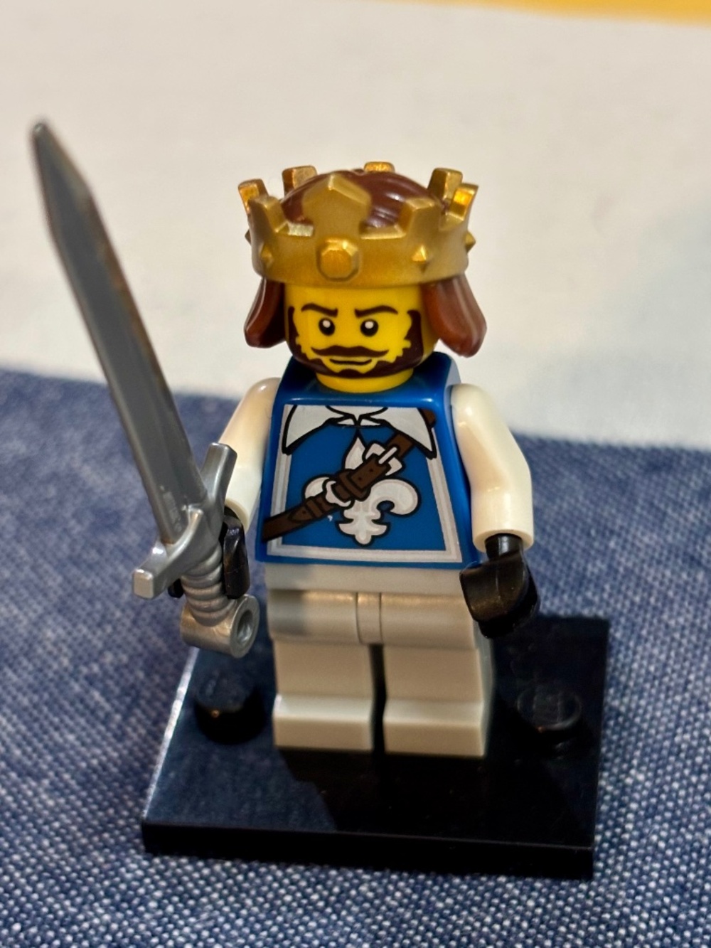 LEGO "Warrior King" col261 MINT Condition Released in 2016.